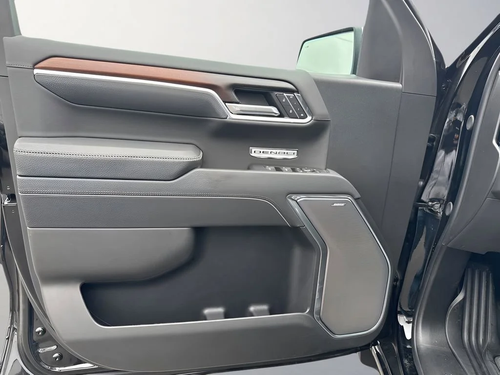 Used 2026 Onyx Black GMC Denali image 28