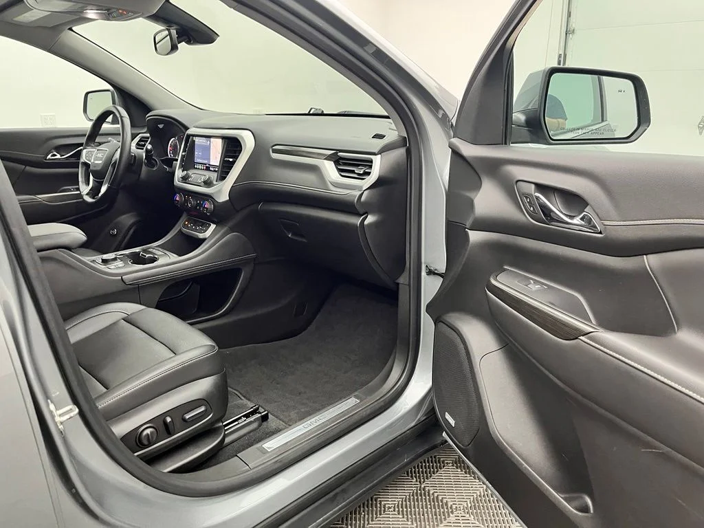 Used 2023 Silver GMC SLT image 31