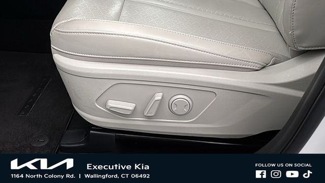 Used 2023 White Kia EX image 10
