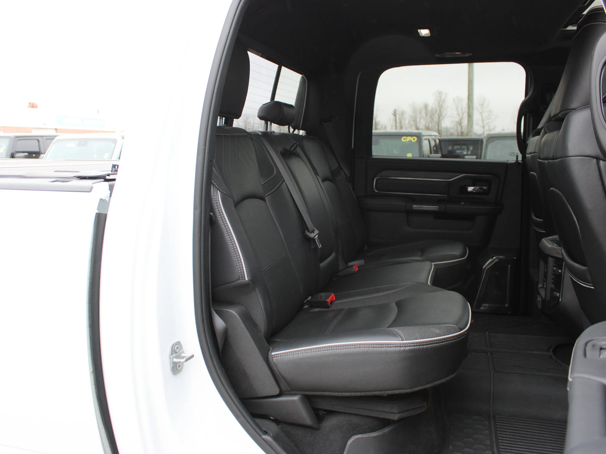 Certified Used 2025 White RAM Limited * Cummins Diesel | 5th Wheel & Gooseneck | Adaptive Cruise | Apple CarPlay | Tonneau Cover image 20