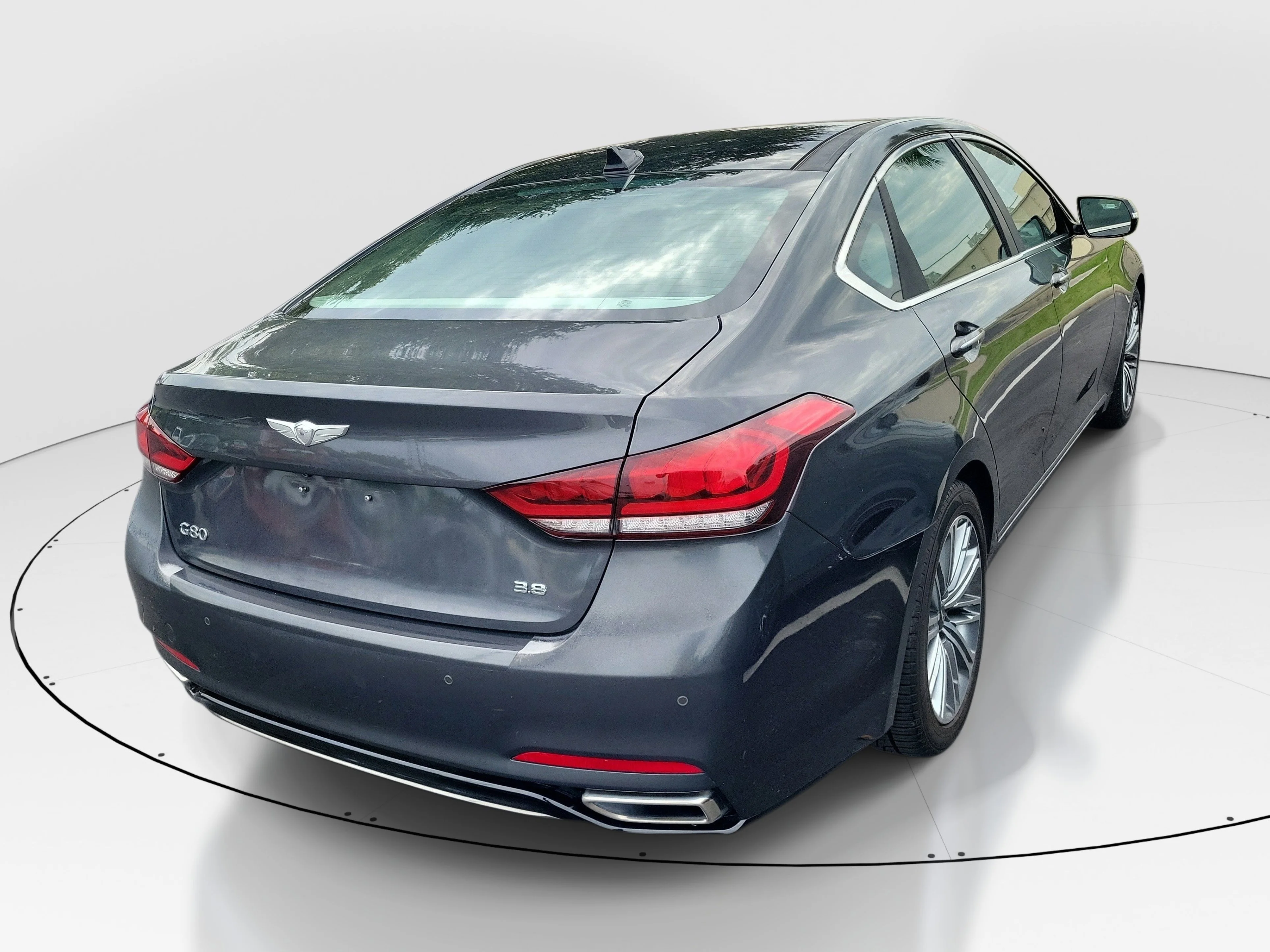 Used 2018 Gray Genesis 3.8 image 4