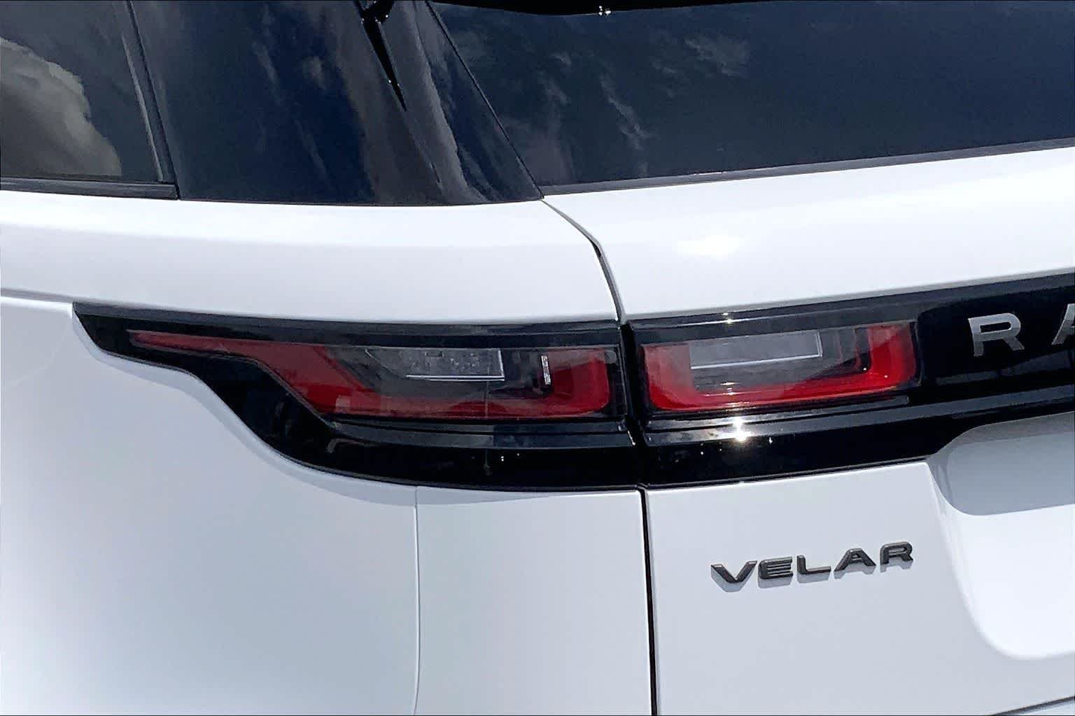 Used 2023 Fuji White Land Rover R-Dynamic S image 57
