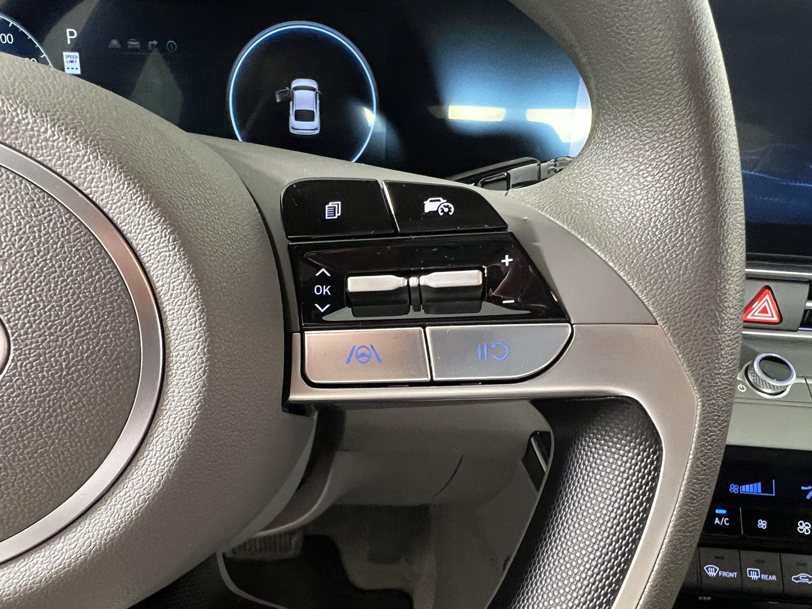 Used 2024 Amazon Gray Hyundai SEL image 15