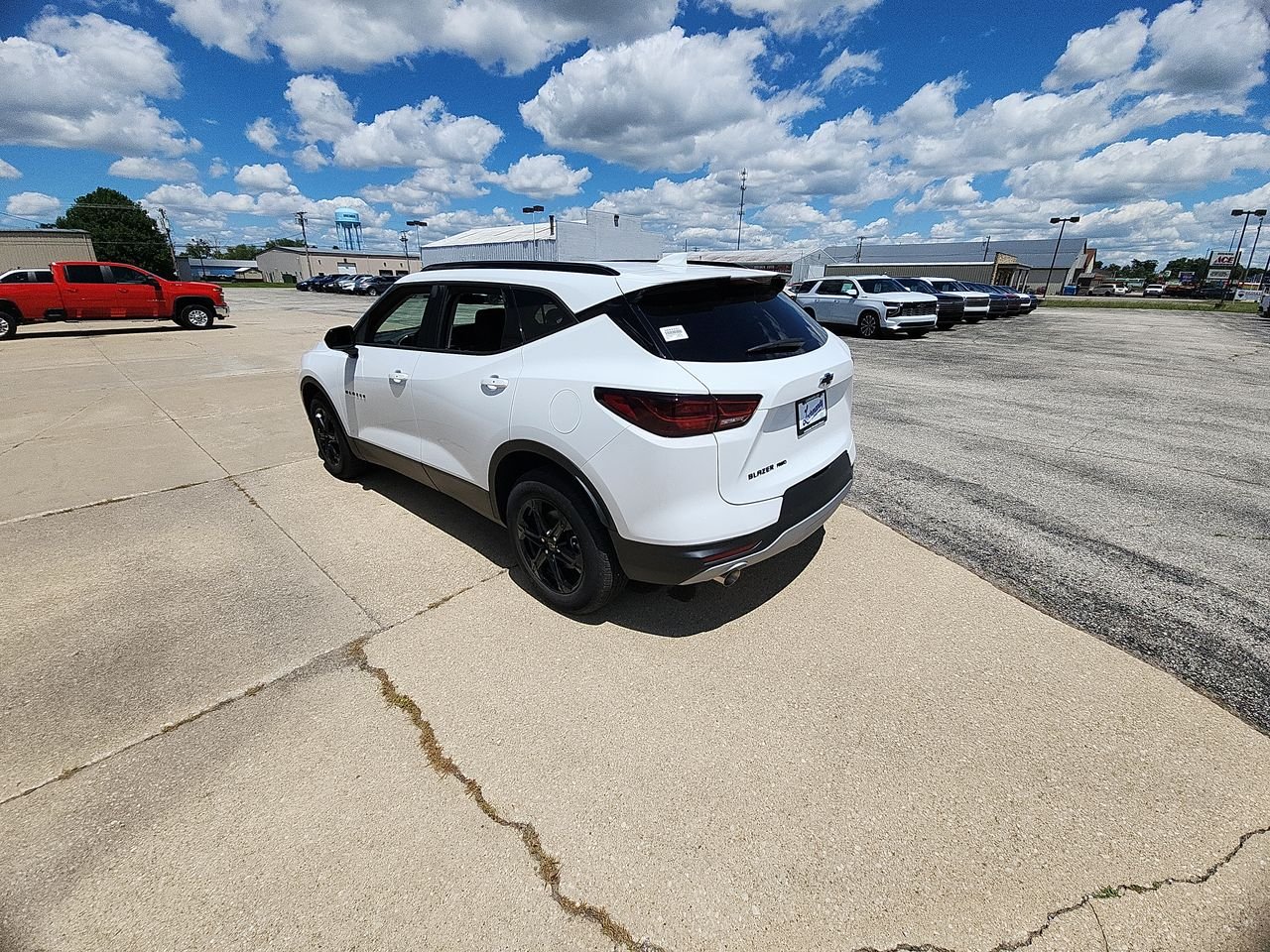 New 2026 Summit White Chevrolet 2LT image 6