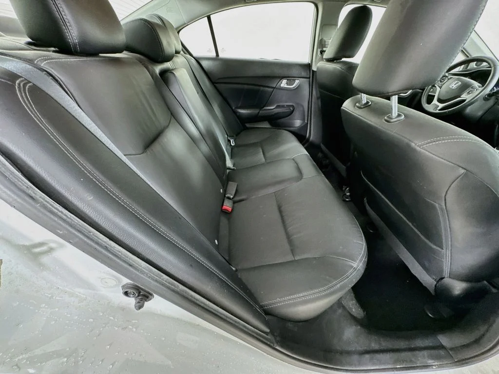 Used 2014 White Honda EX-L image 33