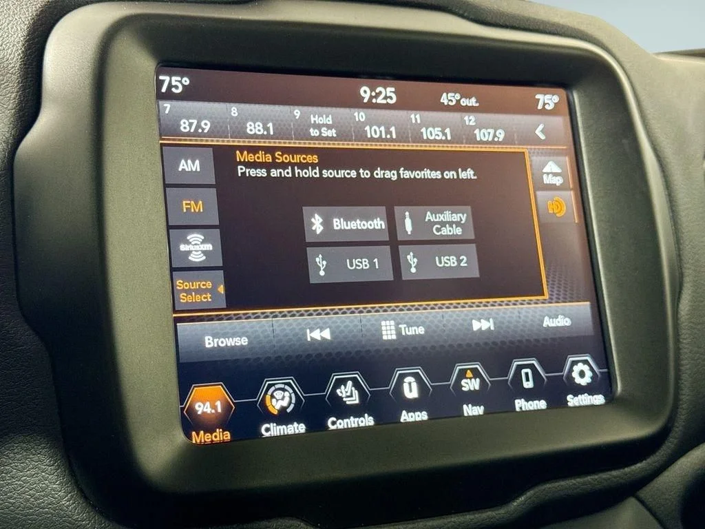 2023 Jeep Renegade Limited - Photo 28