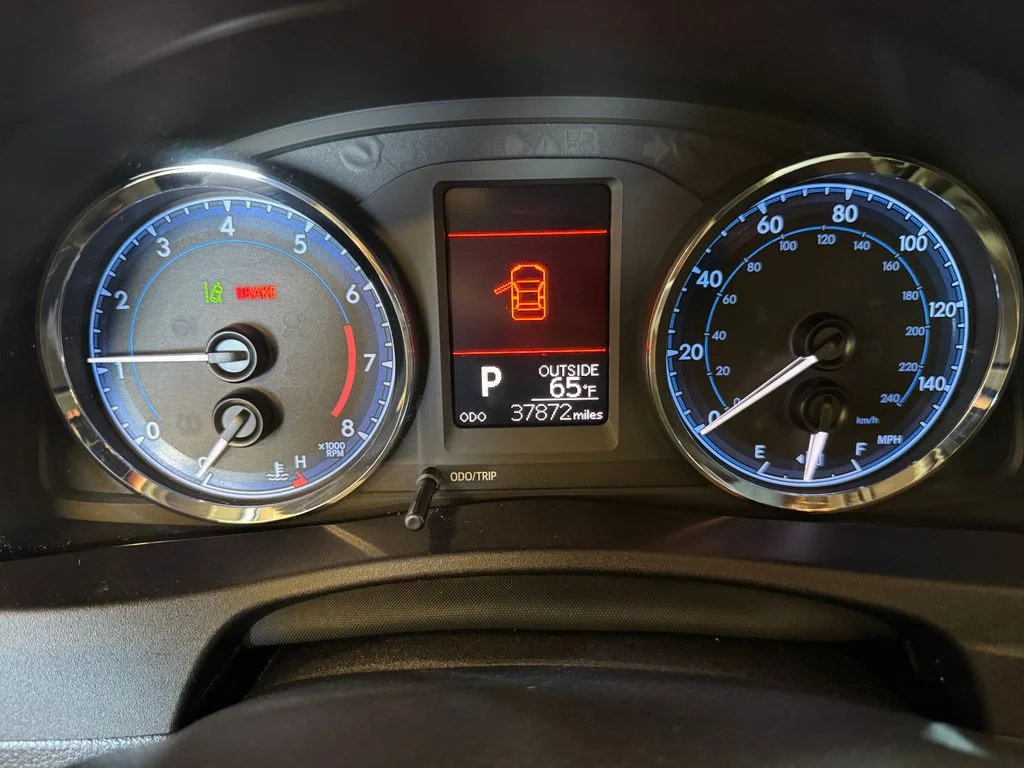 Used 2019 Gray Toyota LE image 19