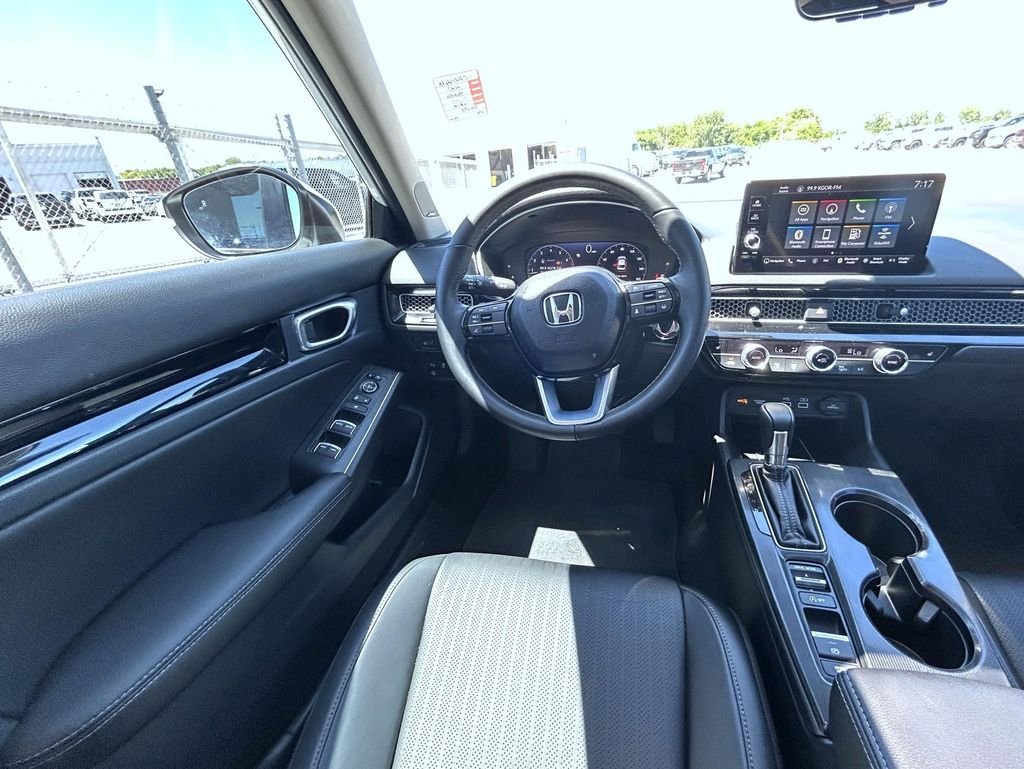 Used 2023 White Honda Touring image 13