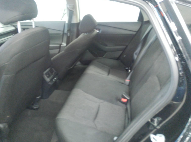 Used 2025 Black Honda SE image 2