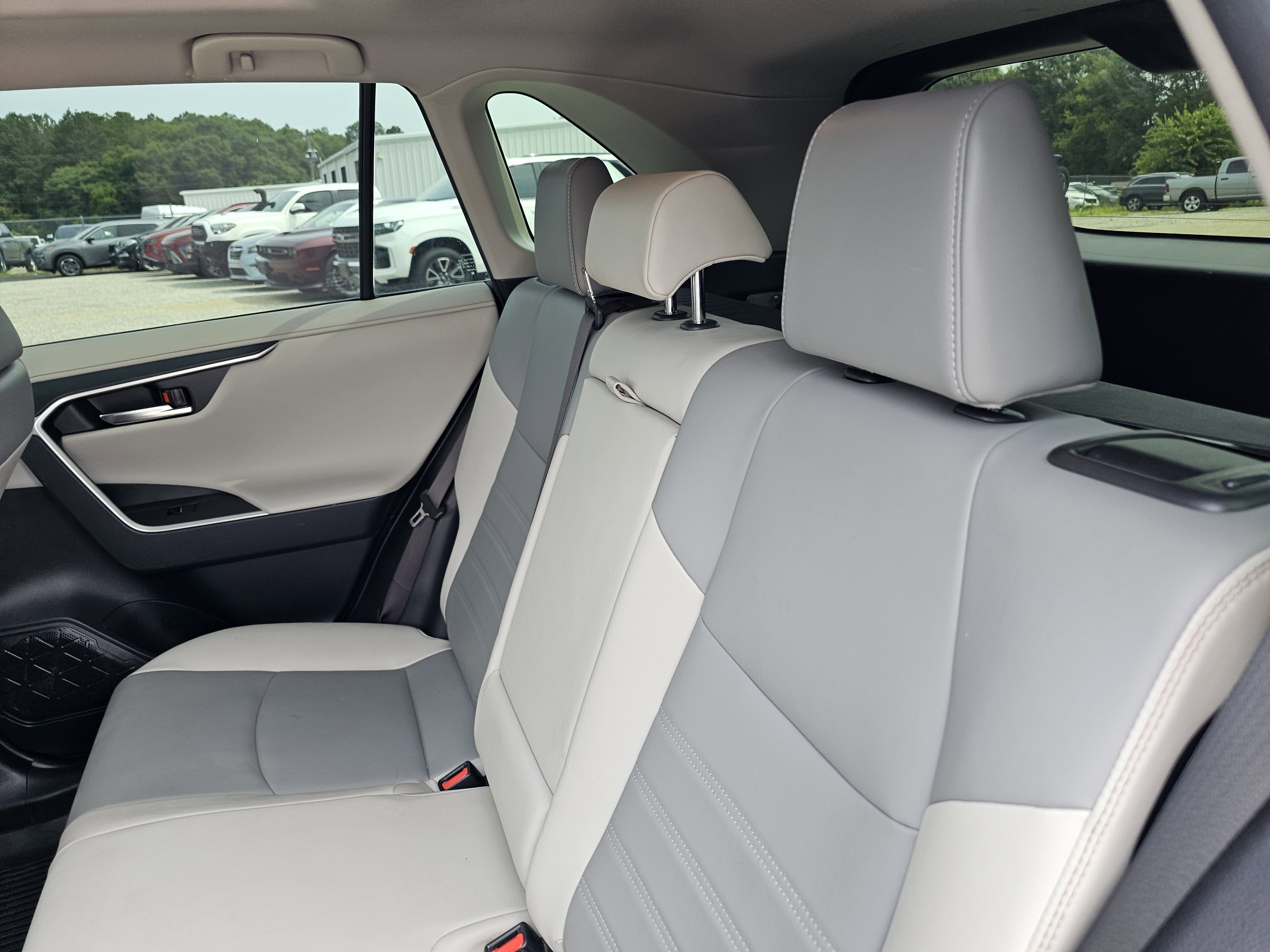 2019 Toyota RAV4 Limited - Photo 35