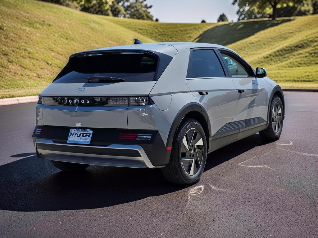 New 2026 Gray Hyundai SEL image 5