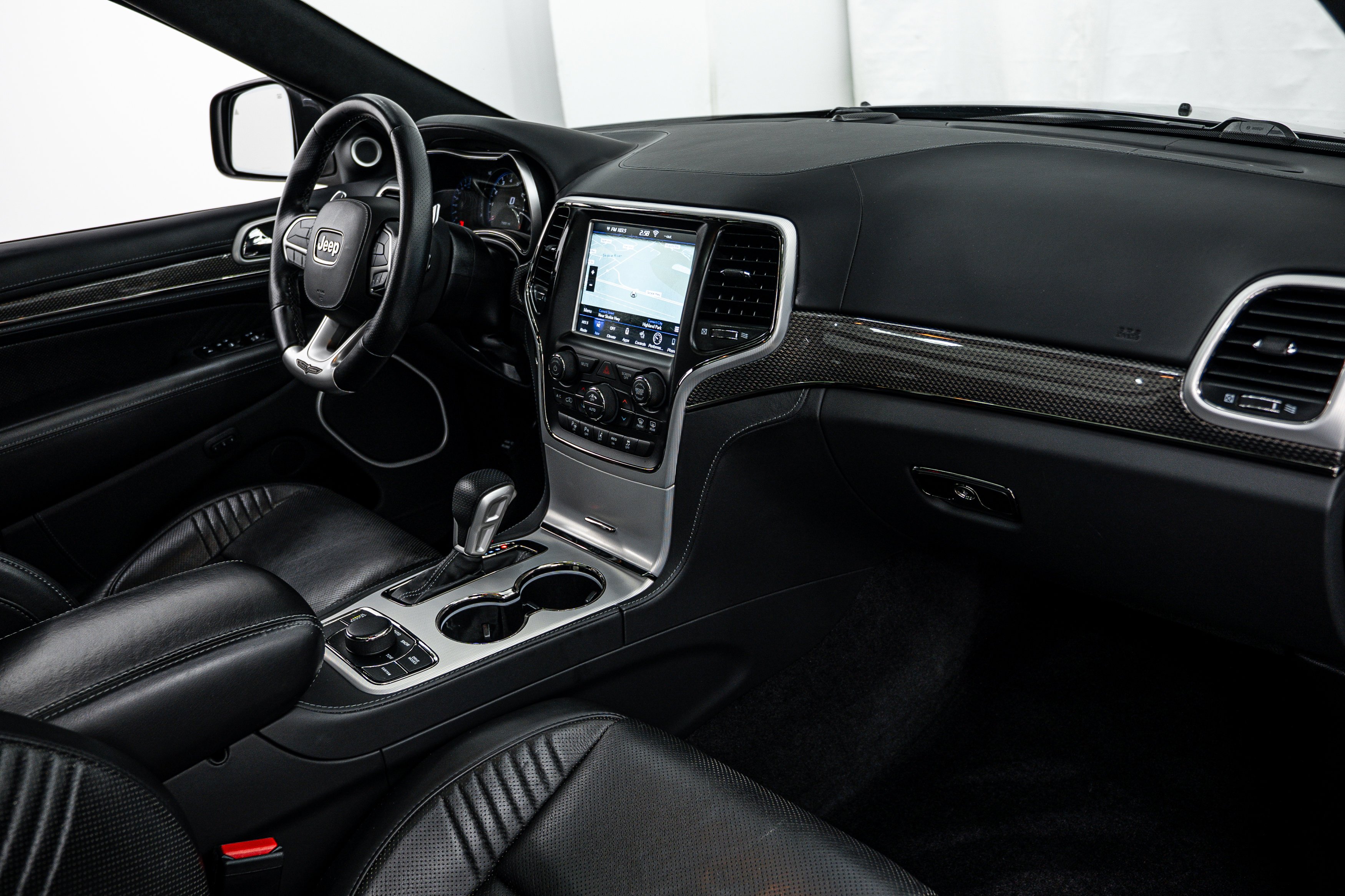 Used 2018 Granite Crystal Metallic Clearcoat Jeep Trackhawk image 8