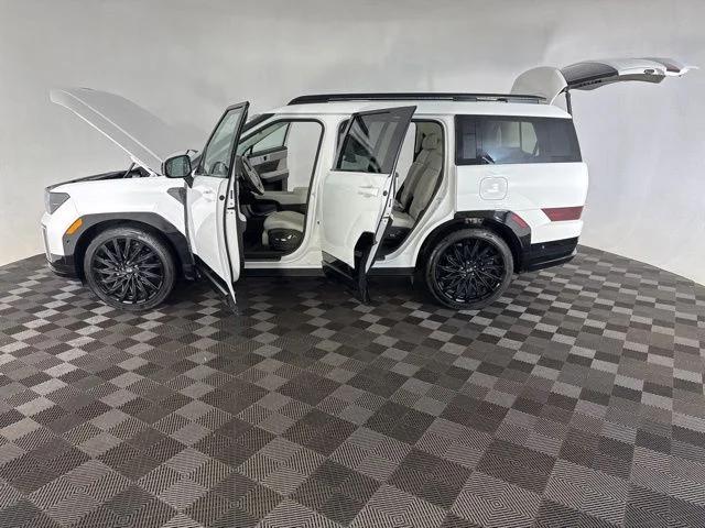 Used 2025 White Hyundai Calligraphy image 11