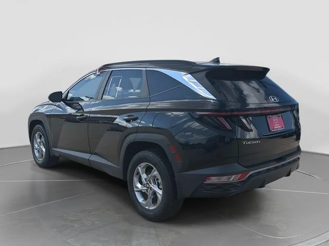Used 2023 Black Hyundai SEL image 6