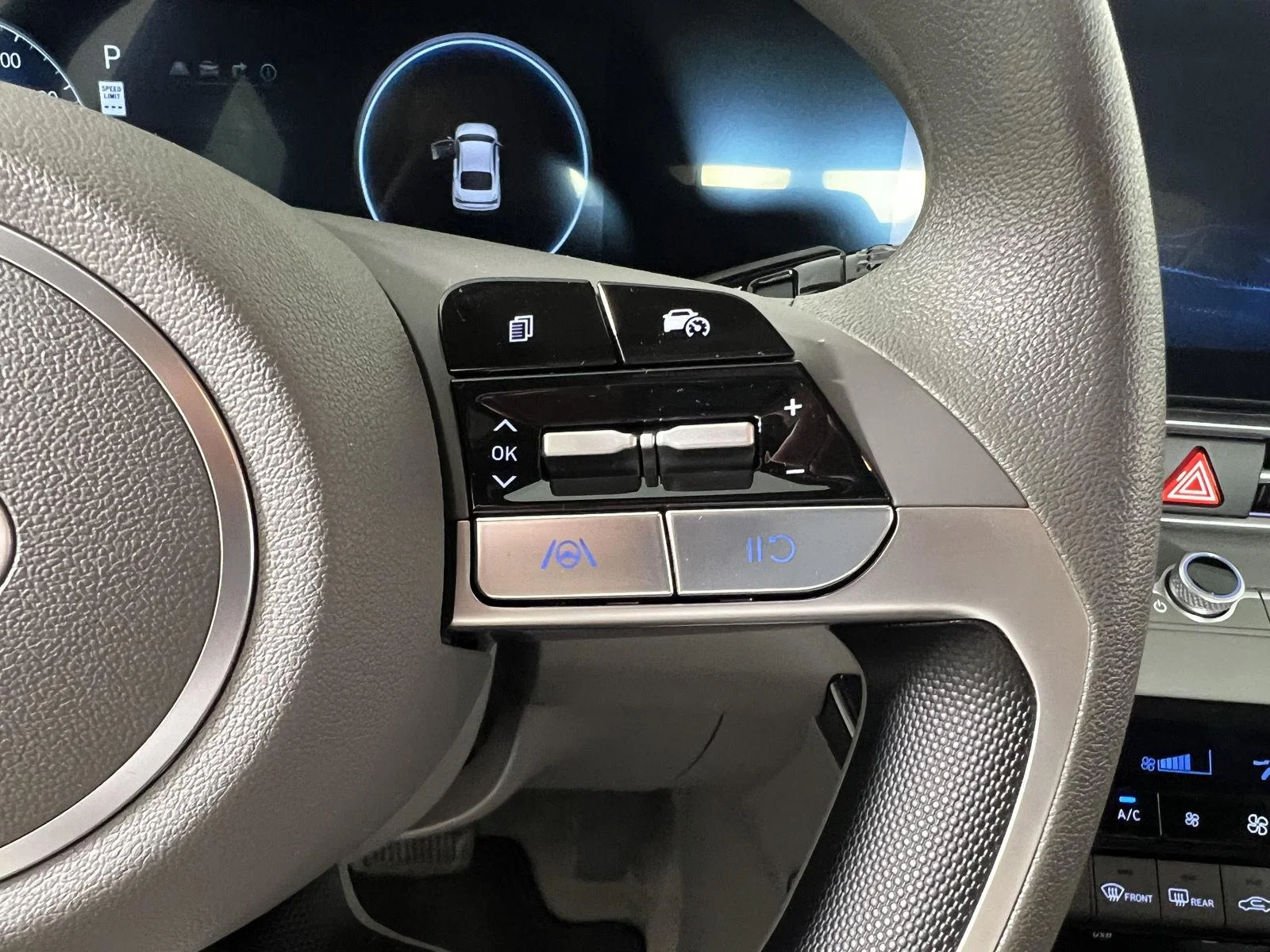 Used 2024 Amazon Gray Hyundai SEL image 15