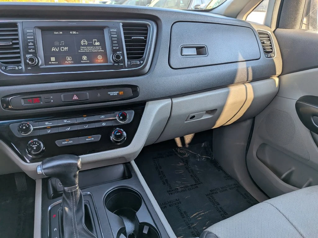 Used 2018 Platinum Graphite Kia LX image 10