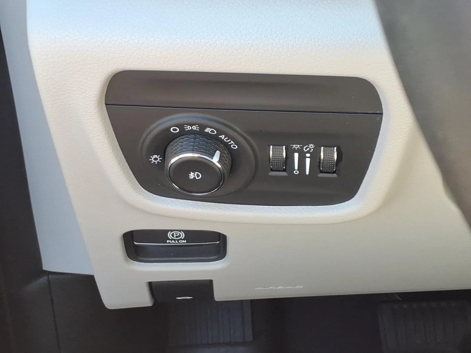 Used 2023 Bright White Clearcoat Jeep Summit image 21
