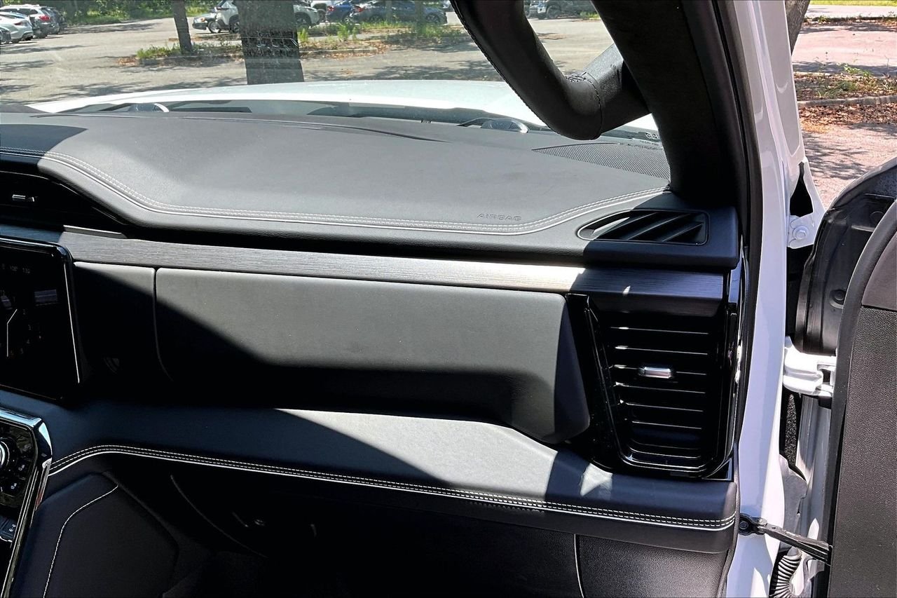 Used 2024 White GMC AT4X image 23