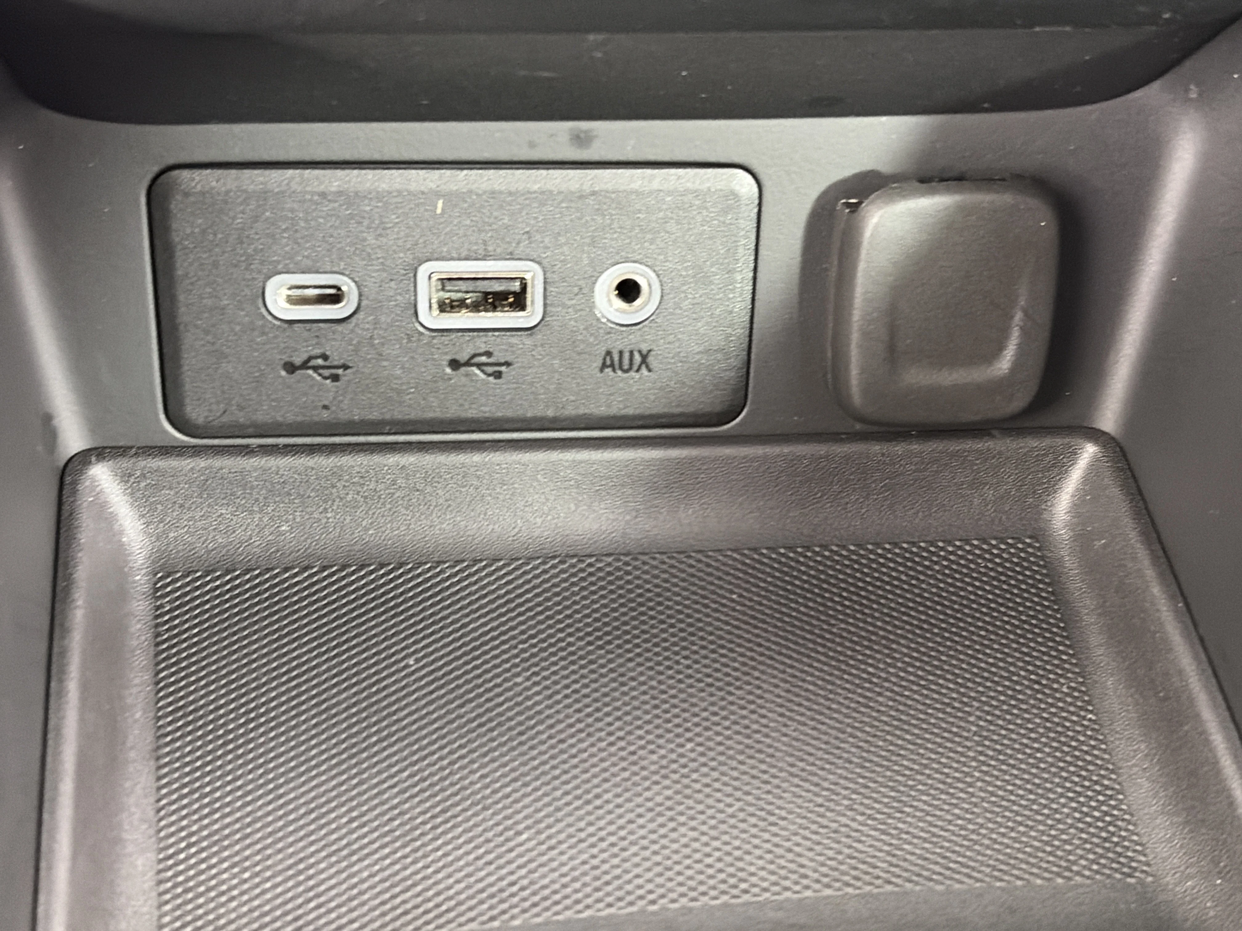 Certified Used 2024 Summit White GMC SLE image 27