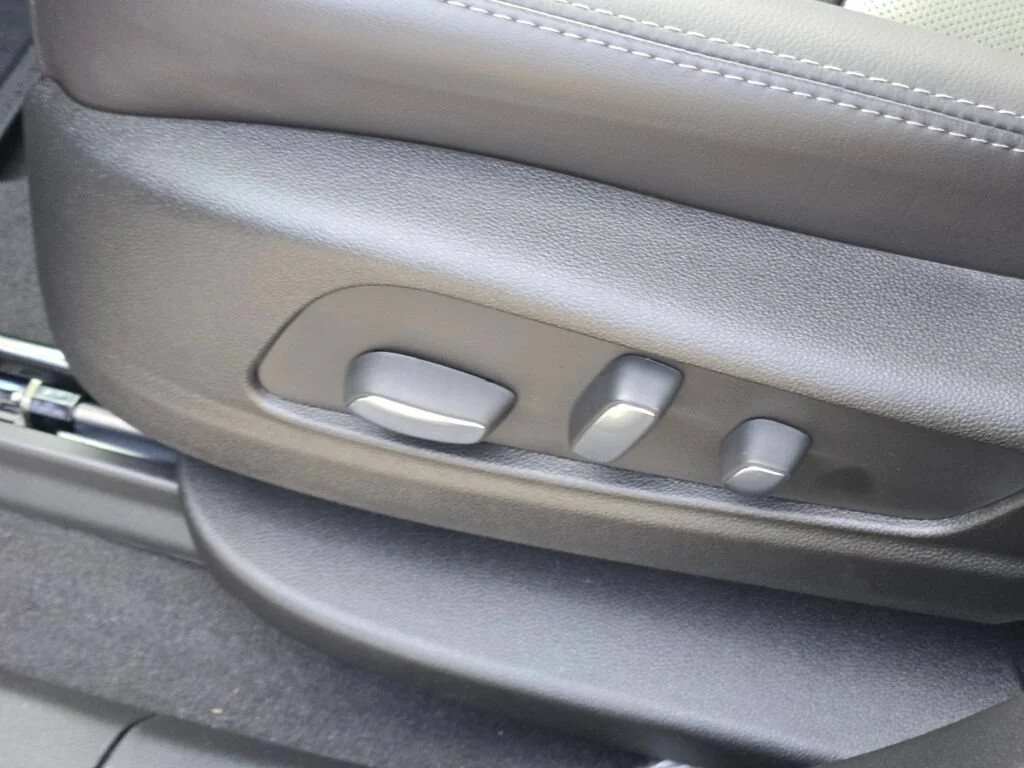 New 2025 Argent Silver Metallic Cadillac Premium Luxury image 23