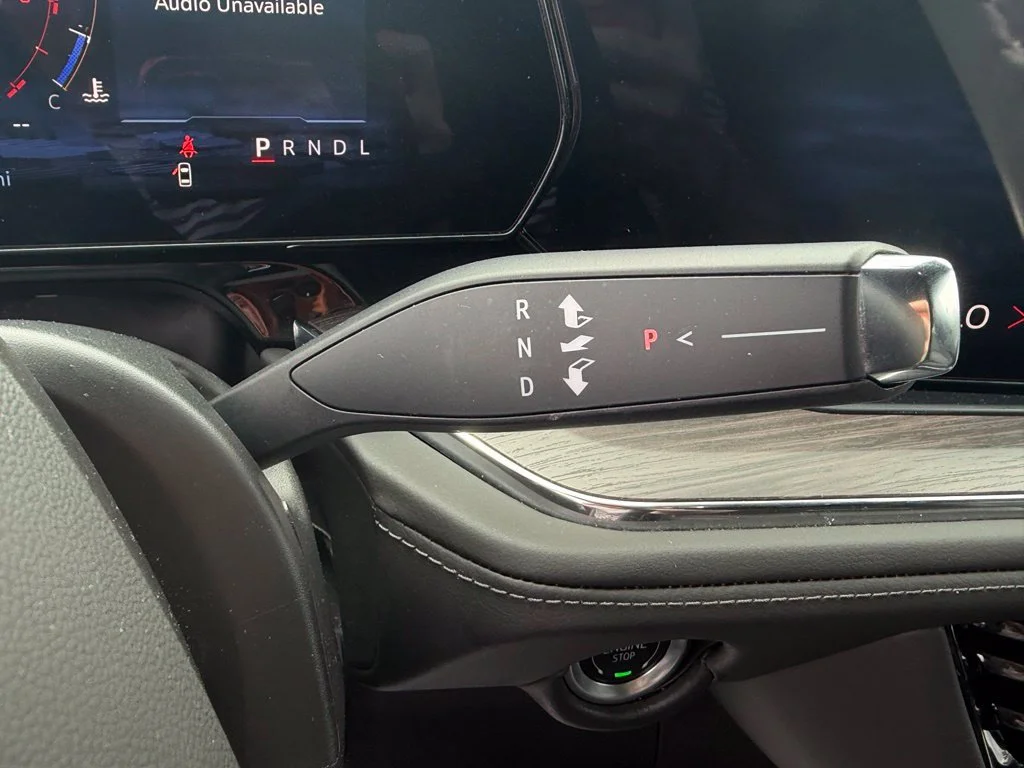 Used 2025 Summit White Chevrolet LT image 55