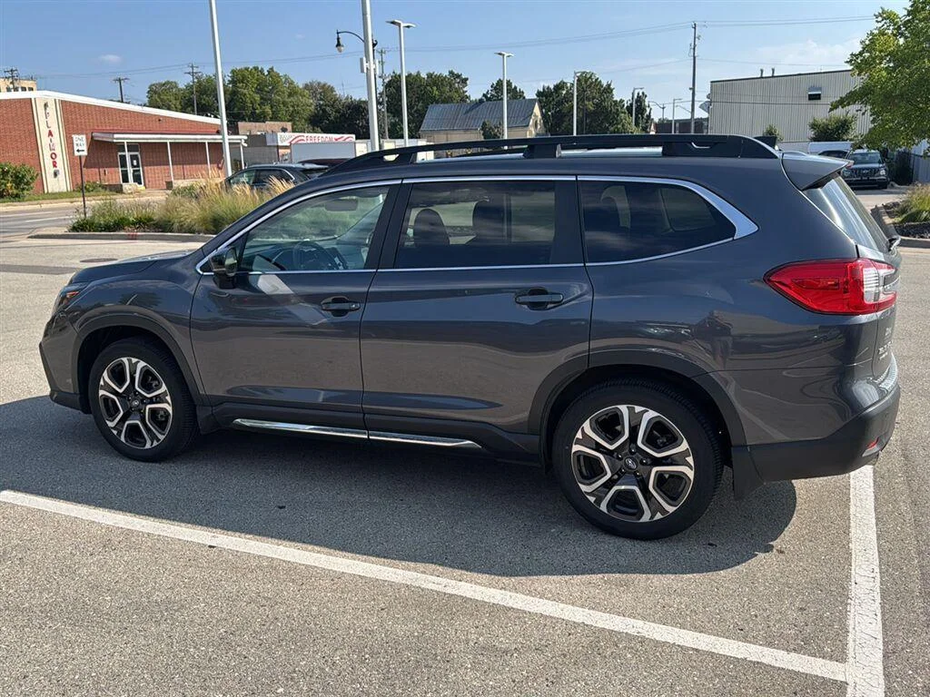 Used 2024 Magnetite Gray Metallic Subaru Limited image 10