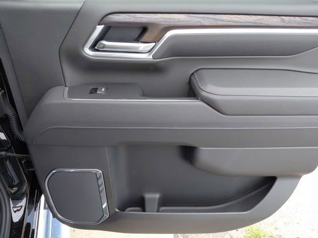 New 2025 Onyx Black GMC SLT image 33