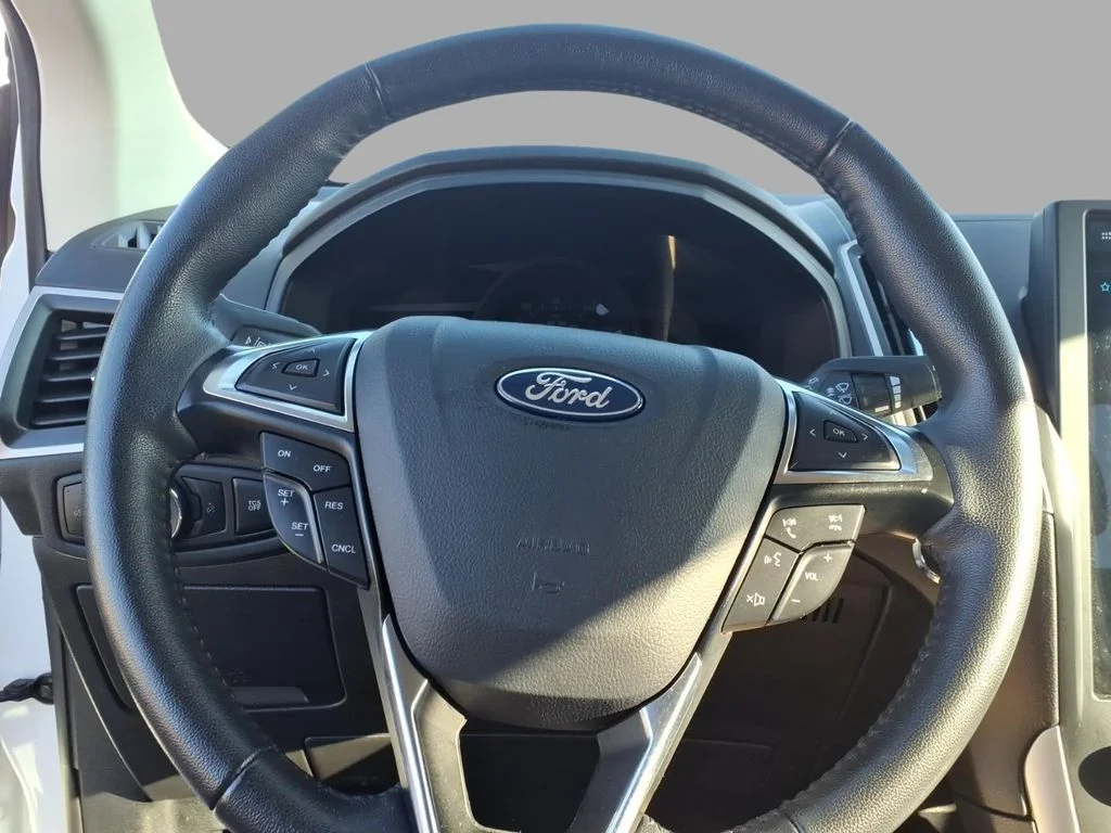 Used 2024 White Ford SEL image 30