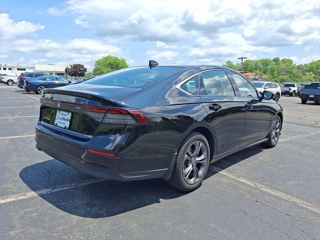 2023 Honda Accord EX - Photo 6