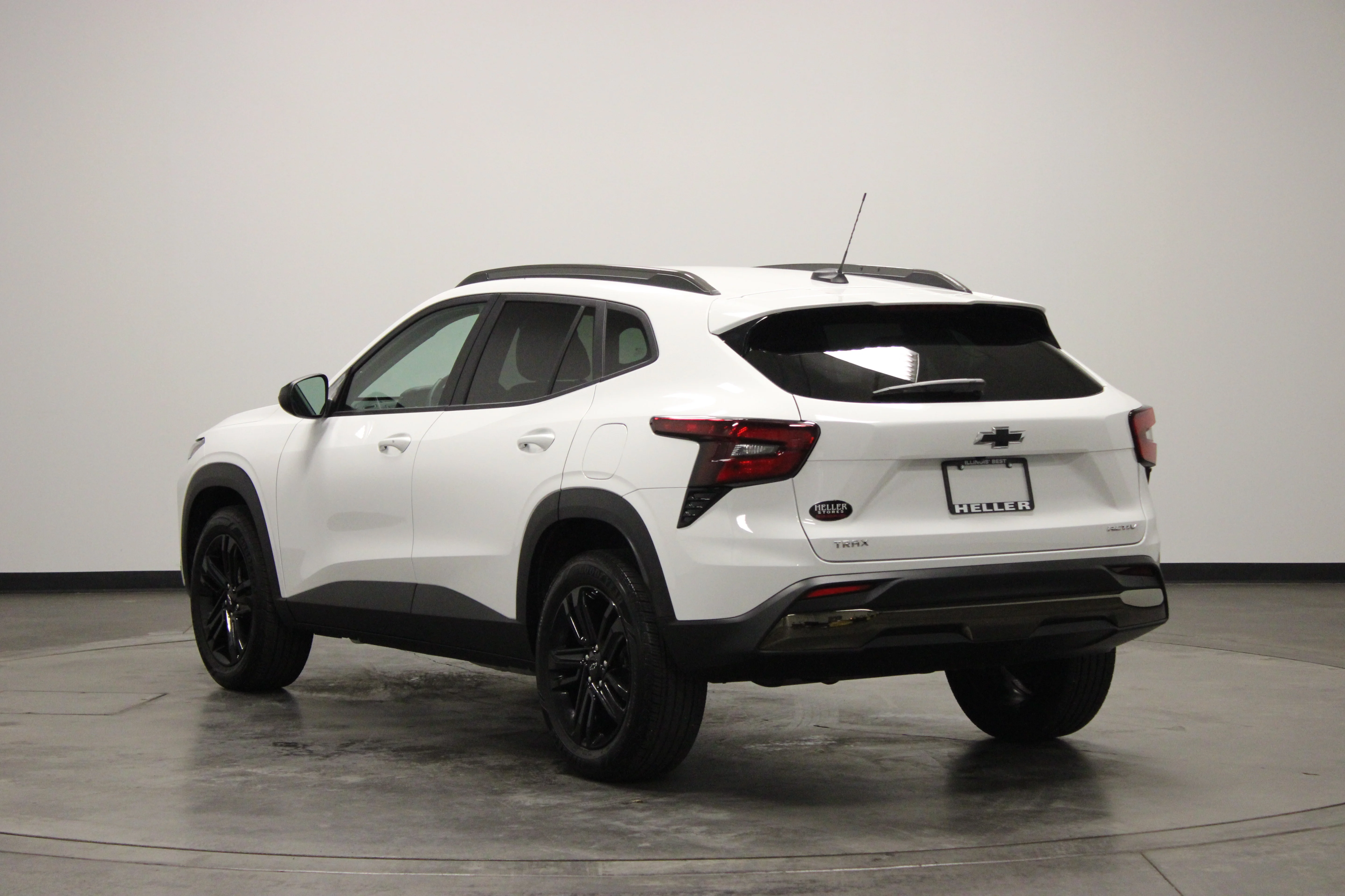 Used 2025 Summit White Chevrolet ACTIV image 6