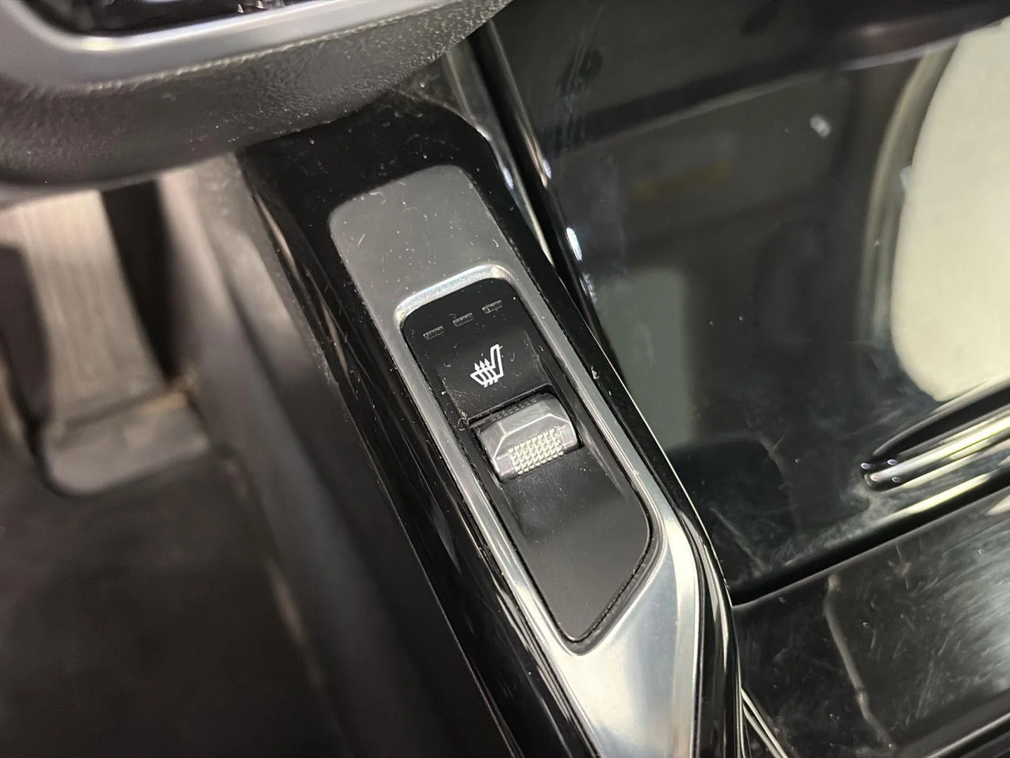 Used 2021 Sapphire Blue Kia SX image 33