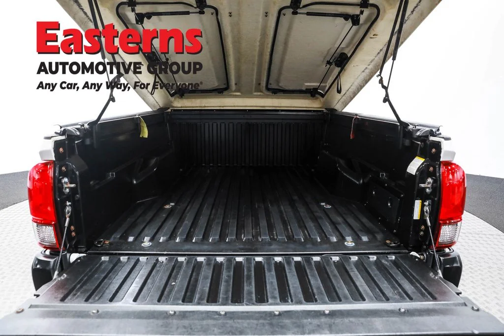 Used 2019 White Toyota SR image 9