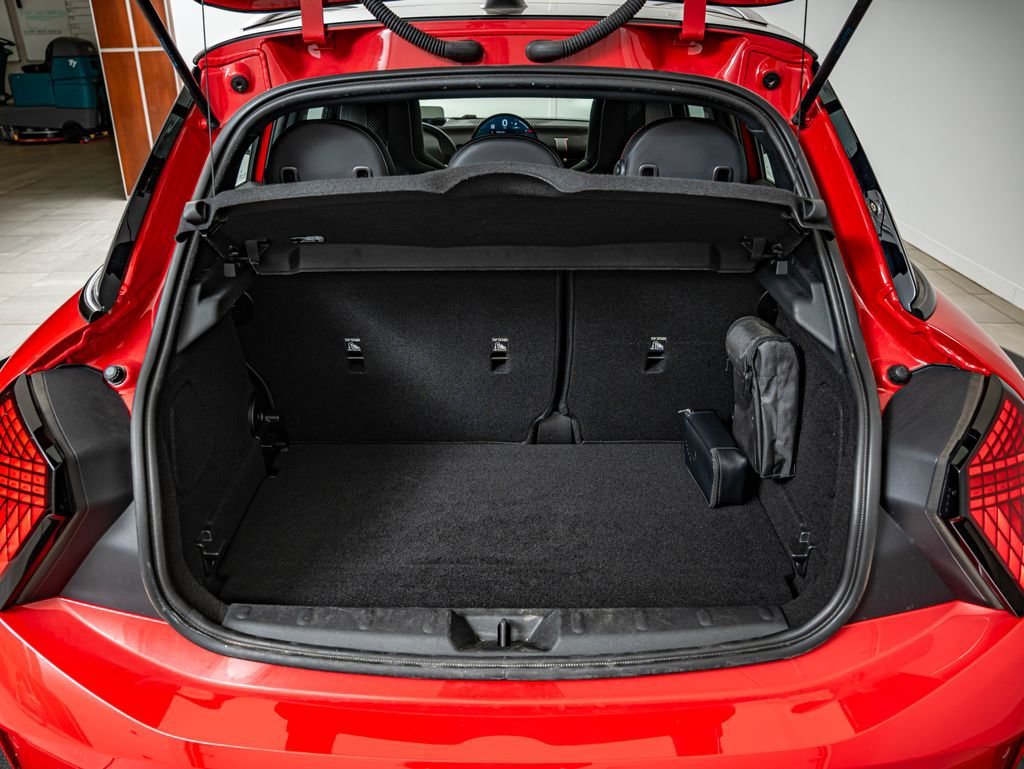 Used 2025 Chili Red Ii MINI Cooper S image 38