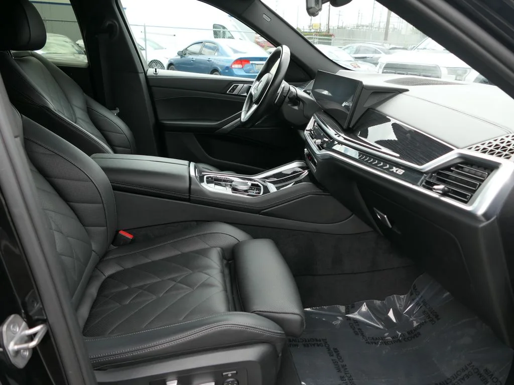 Used 2024 Black Sapphire Metallic BMW xDrive40i image 27