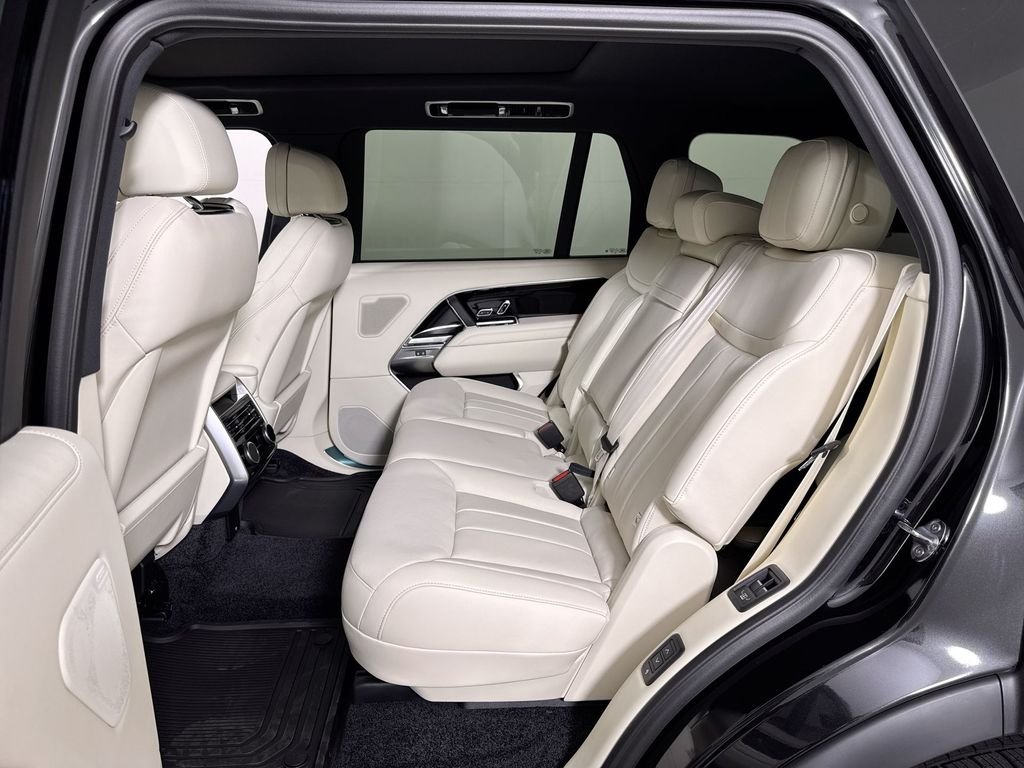 New 2026 Santorini Black Land Rover SE LWB image 20
