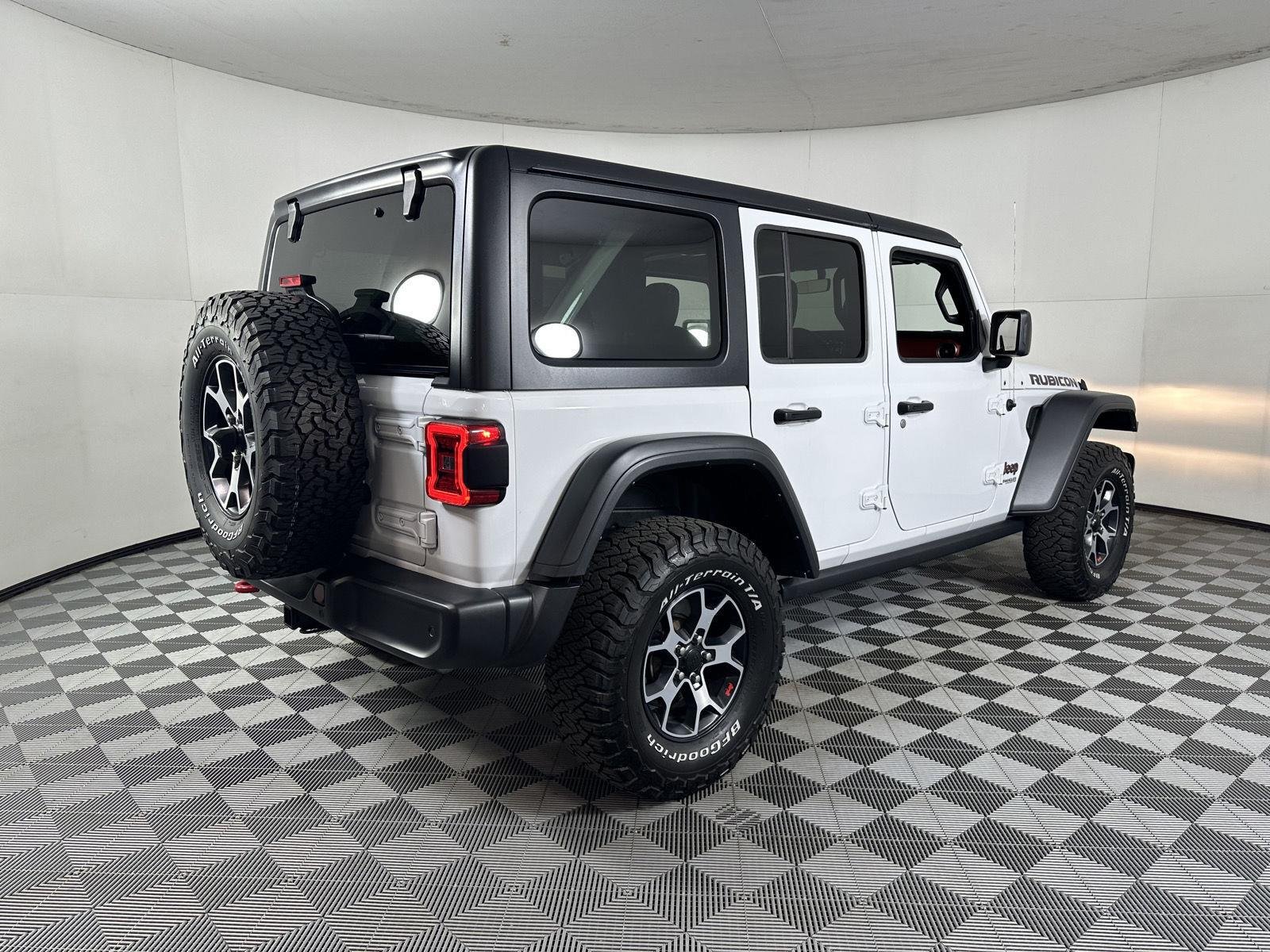Used 2021 Bright White Clearcoat Jeep Unlimited Rubicon image 11