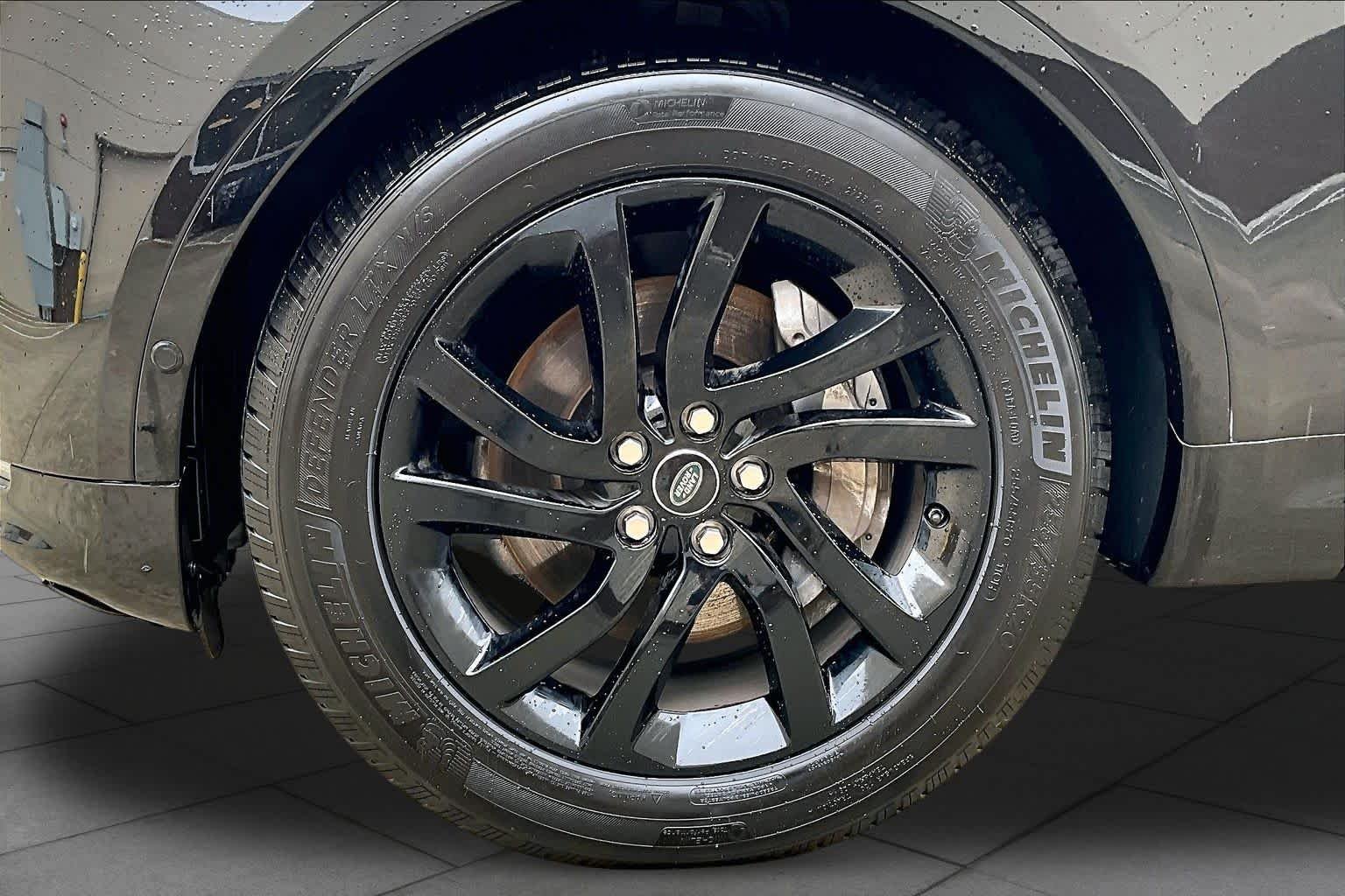 Used 2020 Farallon Black Premium Metallic Land Rover Landmark Edition image 10