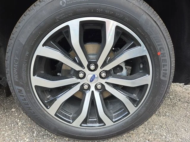 New 2027 Agate Black Metallic Ford ST-Line image 37