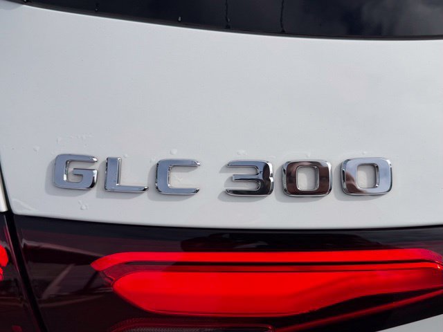 Used 2023  Mercedes-Benz GLC 300 image 9