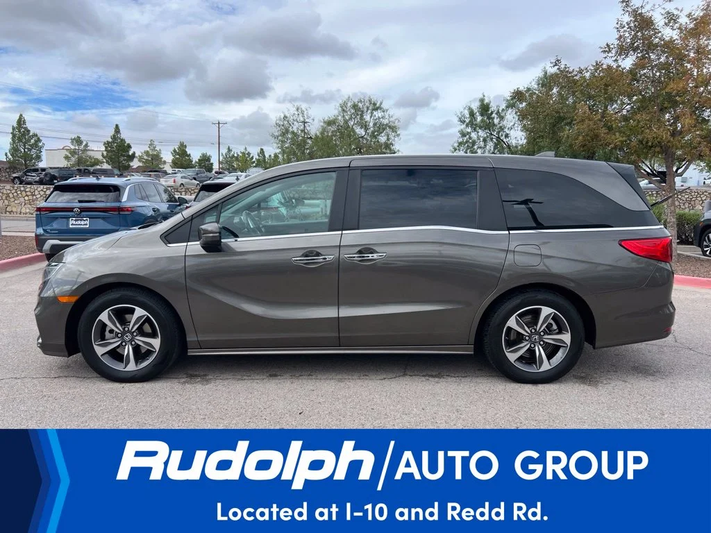 Used 2018 Forest Mist Metallic Honda Touring image 2