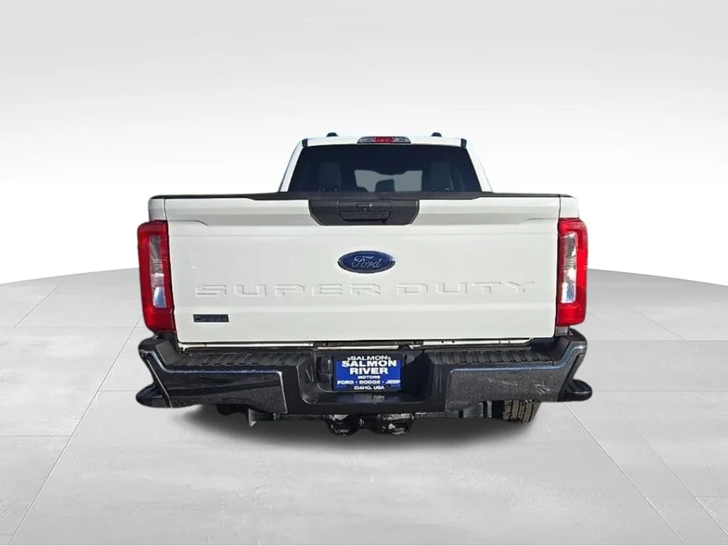 Used 2024 White Ford XLT image 3