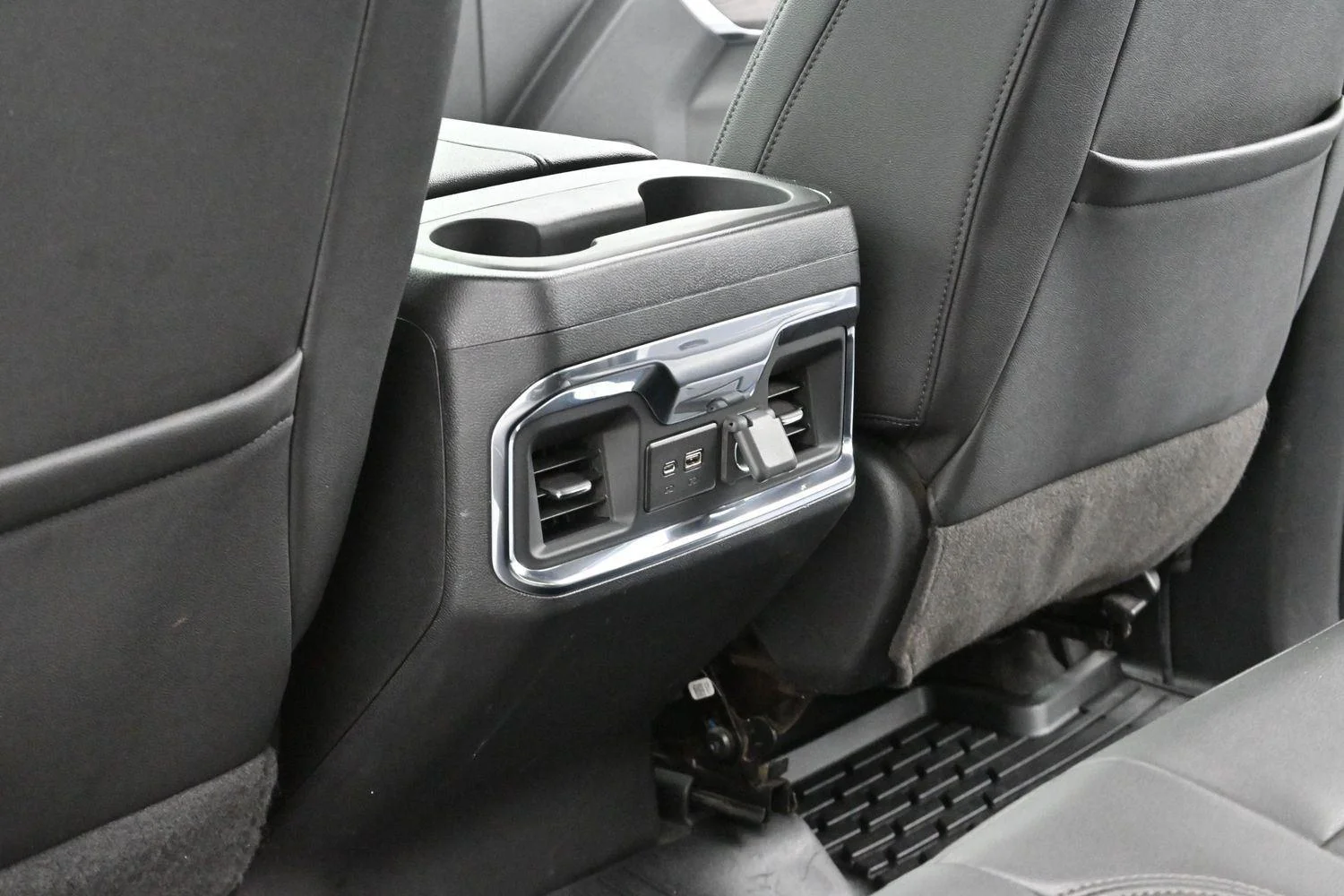 Used 2022 Summit White Chevrolet LTZ image 30