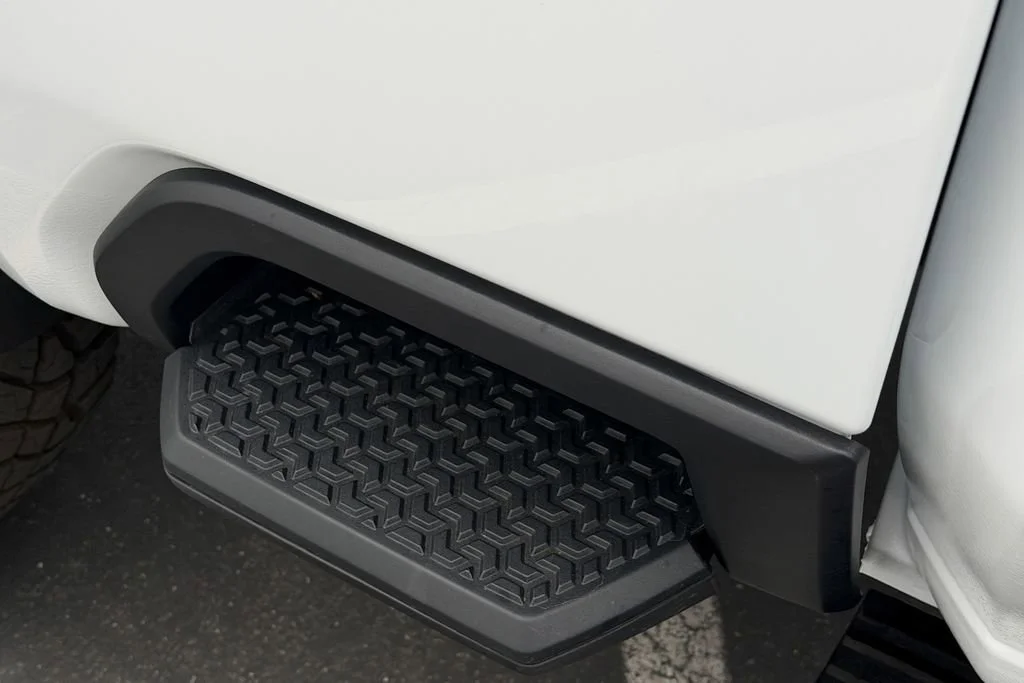 New 2026 Summit White GMC AT4X image 8