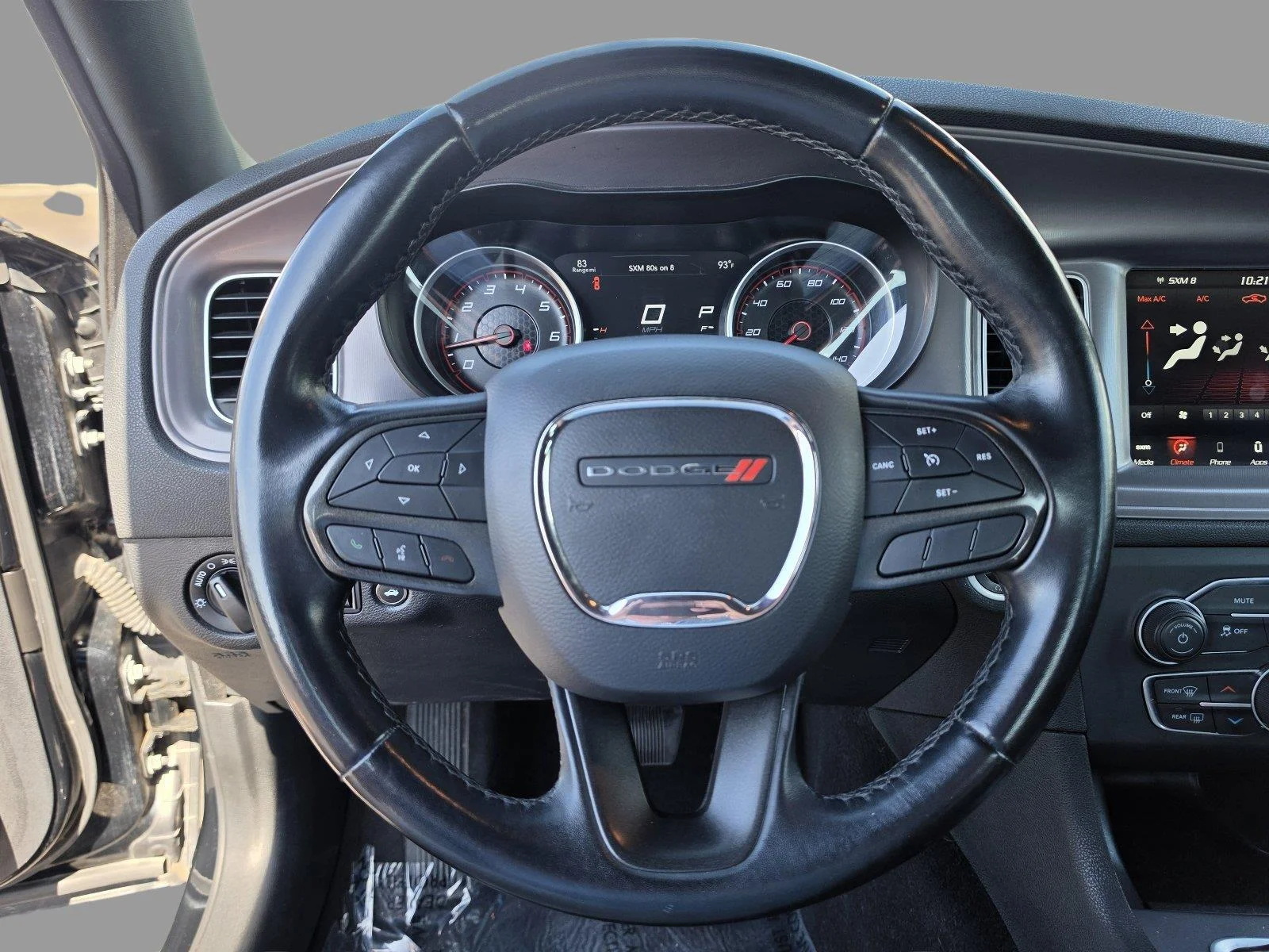 Used 2023  Dodge SXT image 26