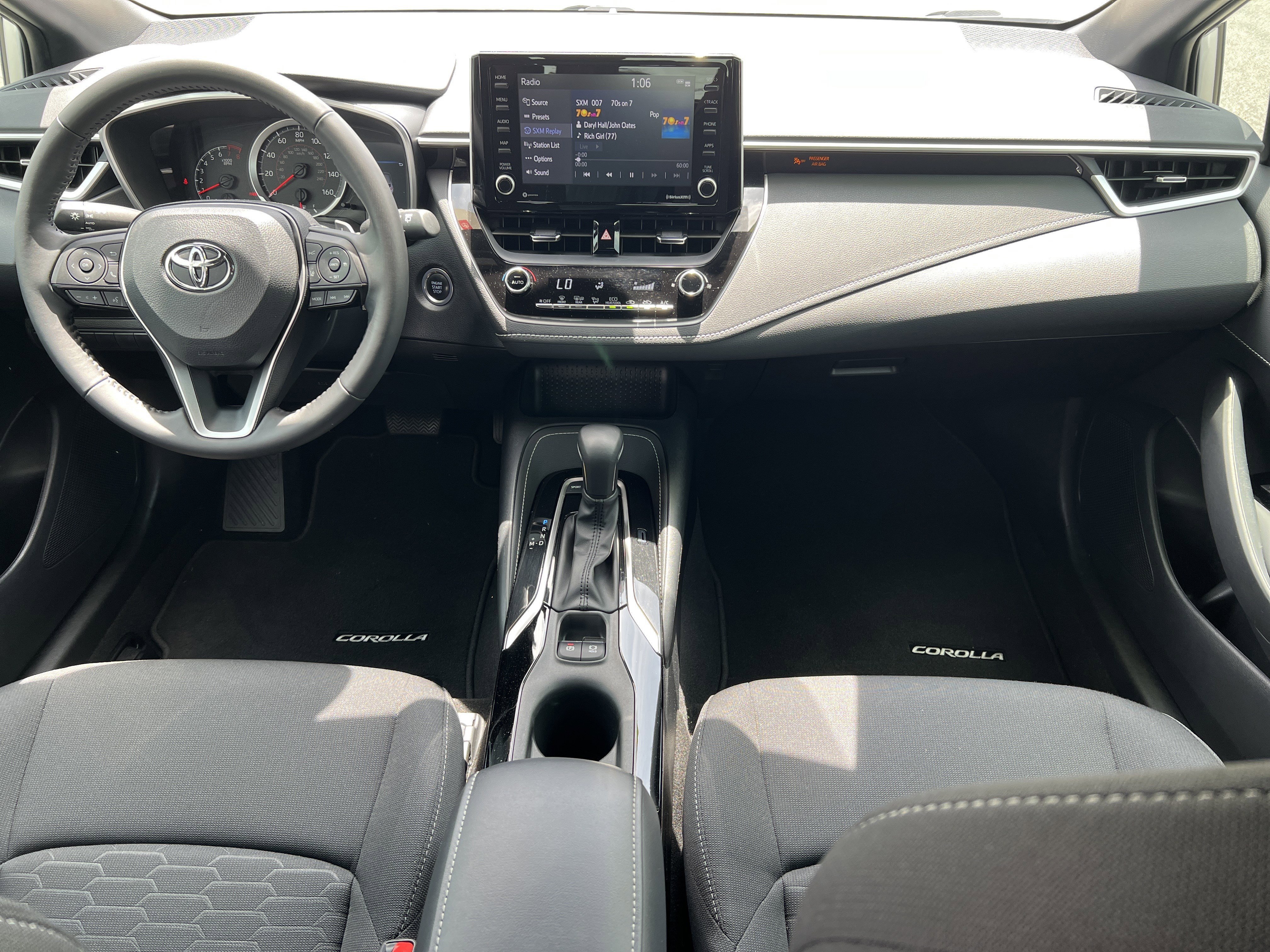 2022 Toyota Corolla Hatchback SE - Photo 4