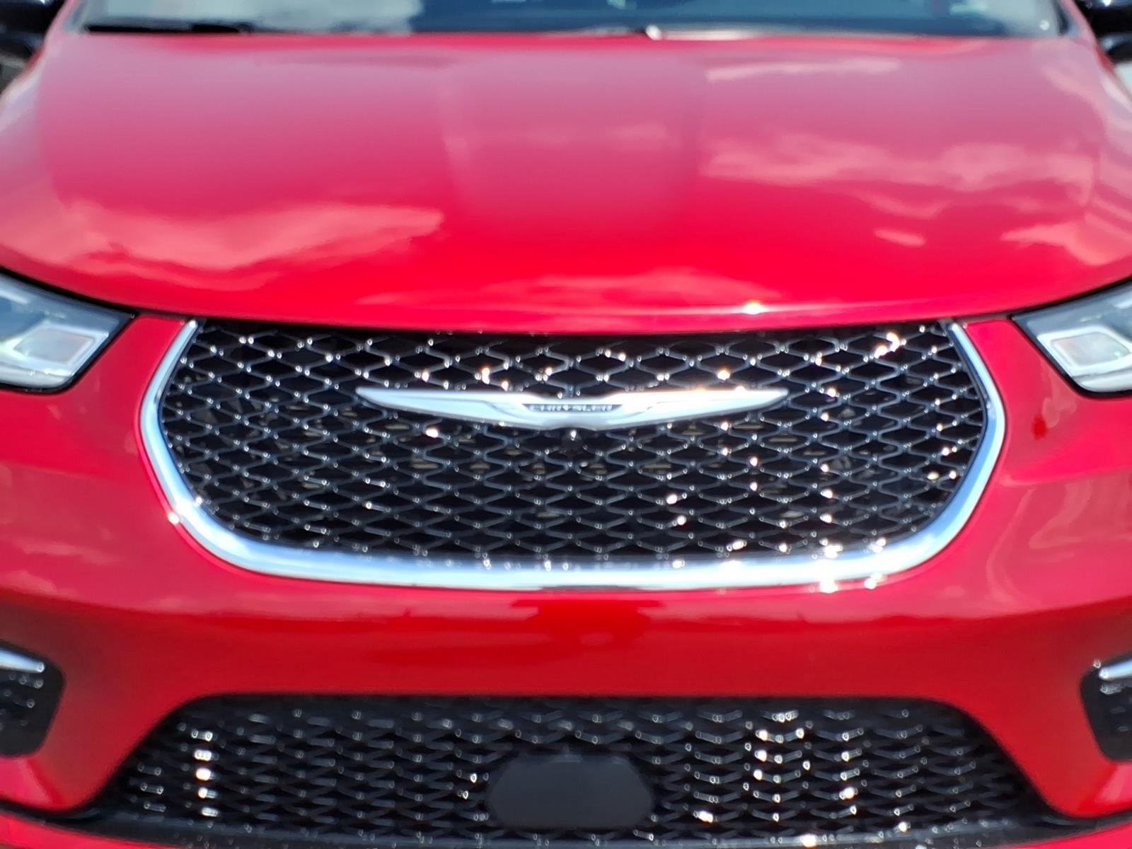 Used 2025 Red Hot Pearlcoat Chrysler Select image 13