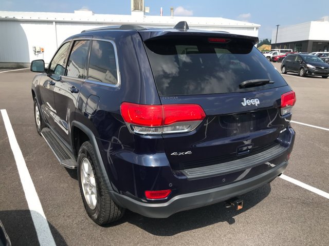 Used 2017 True Blue Pearlcoat Jeep Laredo image 3