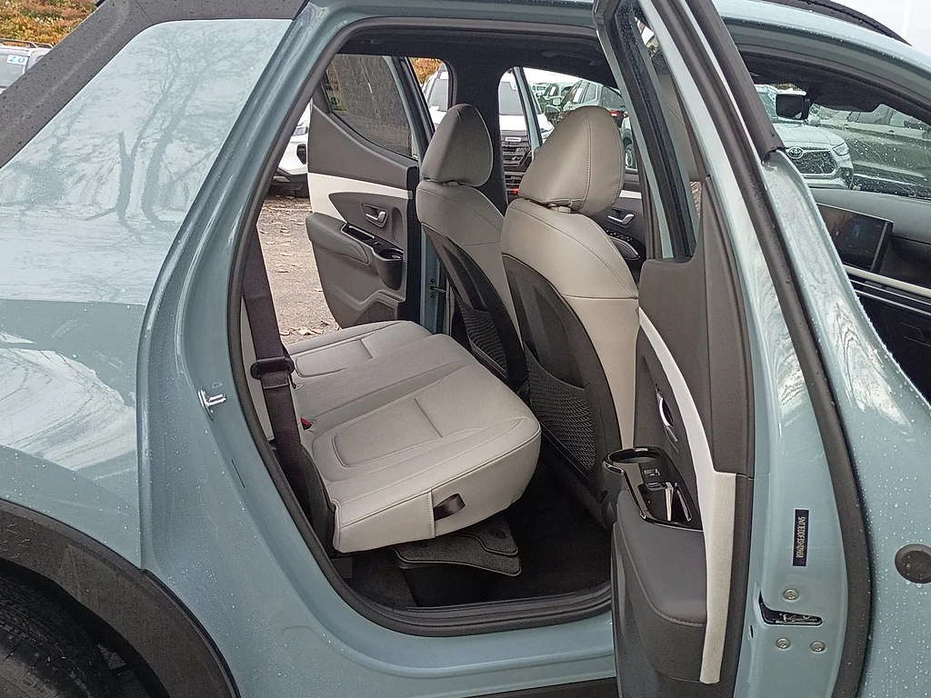 Used 2025 Blue Stone Pearl Hyundai Limited image 15