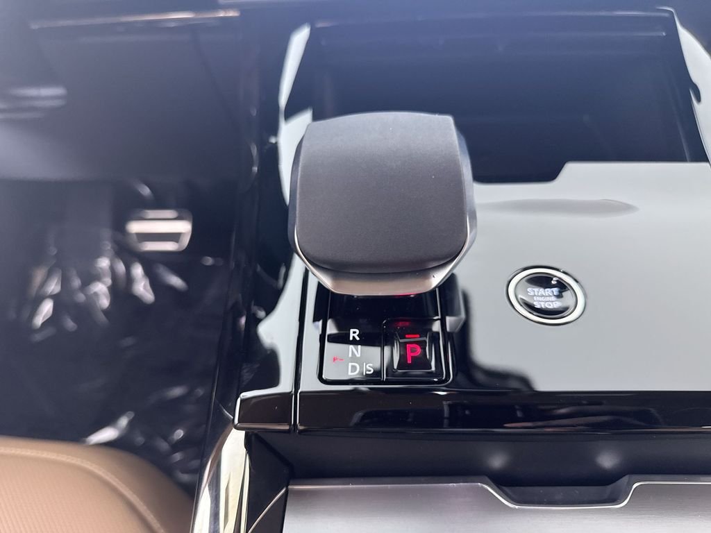 New 2026 OSTUNI PRL WHT Land Rover Dynamic SE image 18