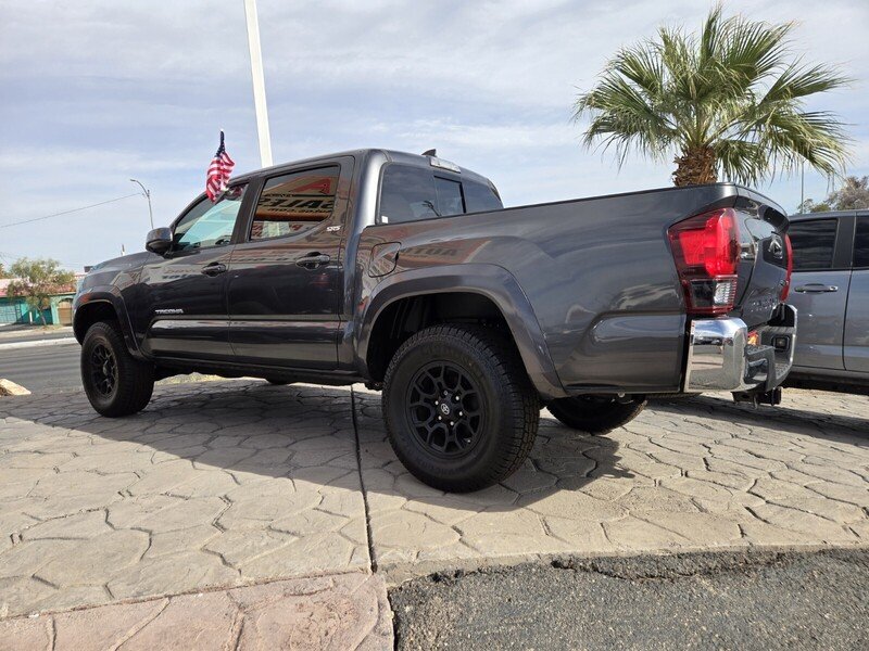 2019 Toyota Tacoma SR5 Double Cab V6 photo 2